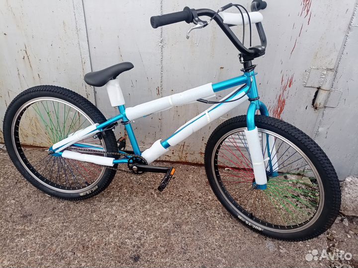 Трюковой велосипед BMX