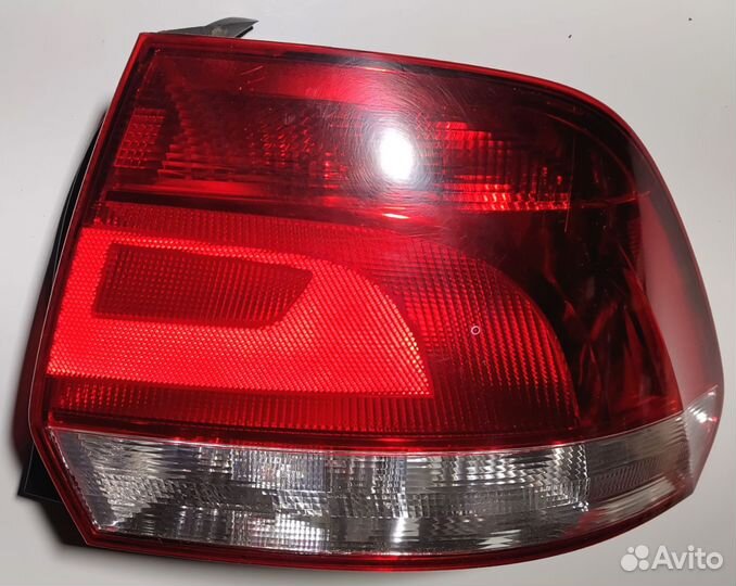 Фонарь задний VW Polo 5 sedan правый дорестайл