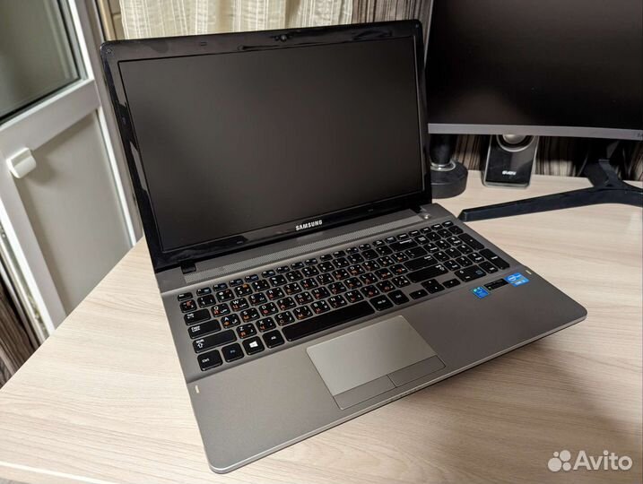 Ноутбук Samsung i3-3120M/GeForce 710M/128SSD/4RAM