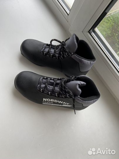 Лыжные ботинки