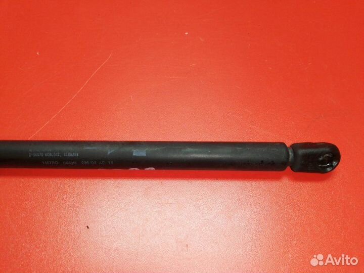 Амортизатор багажника правый Toyota Corolla