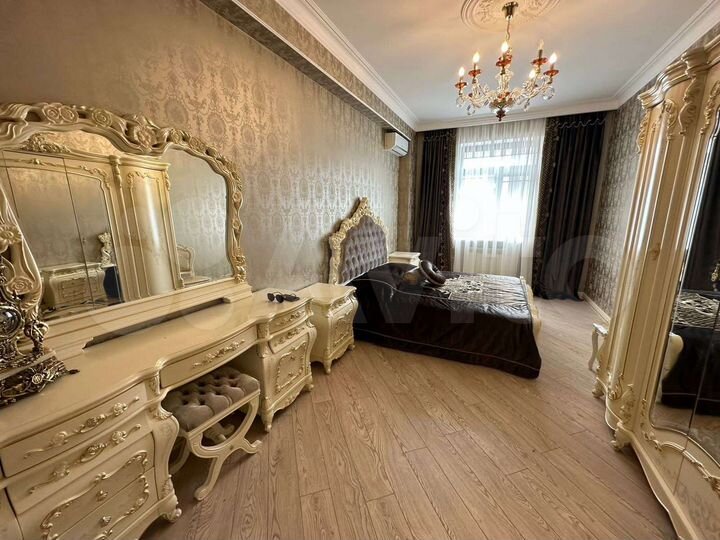3-к. квартира, 104 м², 11/13 эт.