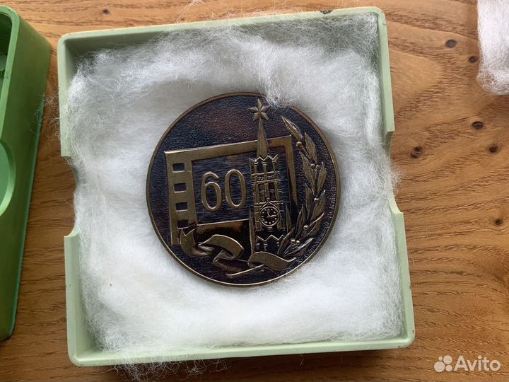 60 лет советского кино. Настольная медаль