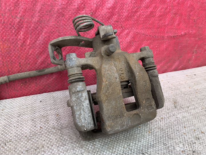 RIO 3 Solaris 1 Суппорт Задний Левый