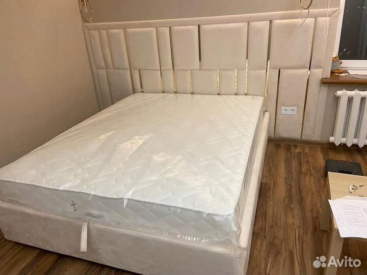 Мягкие стеновые панели и кровать