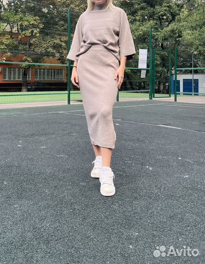 Вязаный костюм женский с юбкой