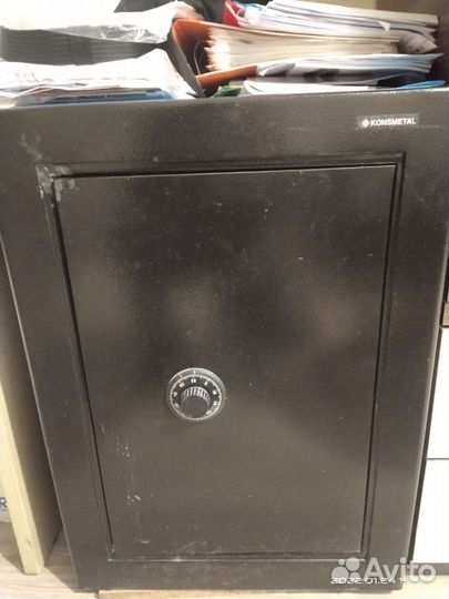 Сейф металлический