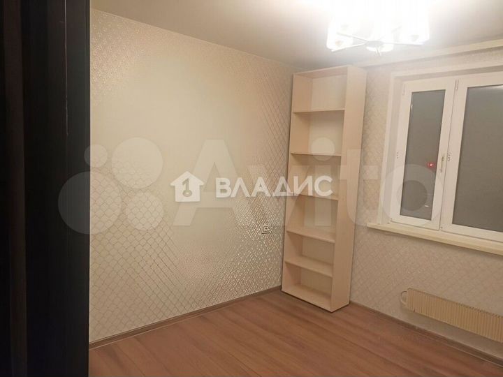 3-к. квартира, 73 м², 1/17 эт.