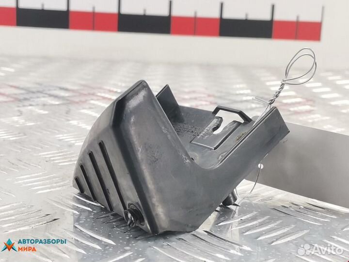 Кронштейн (крепление) Ford Escape 3 2015