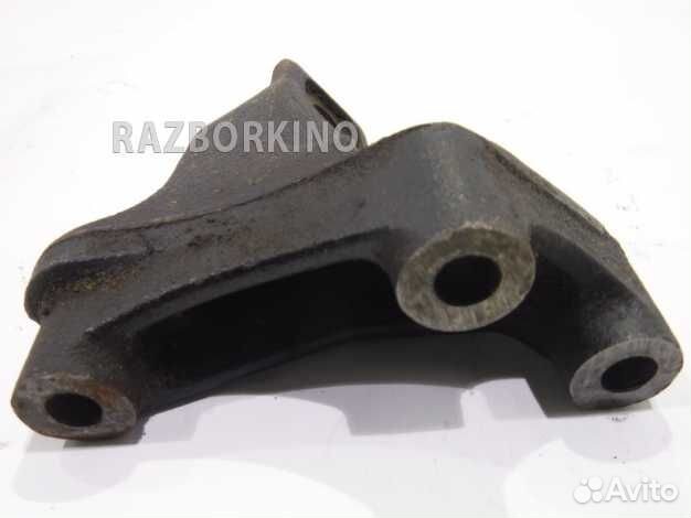 Кронштейн двигателя