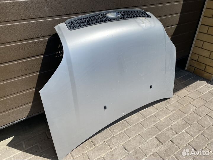 Капот с дефектом Ford Fusion