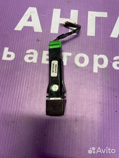 Кнопка аварийки Volvo S40 B4164S3 2008