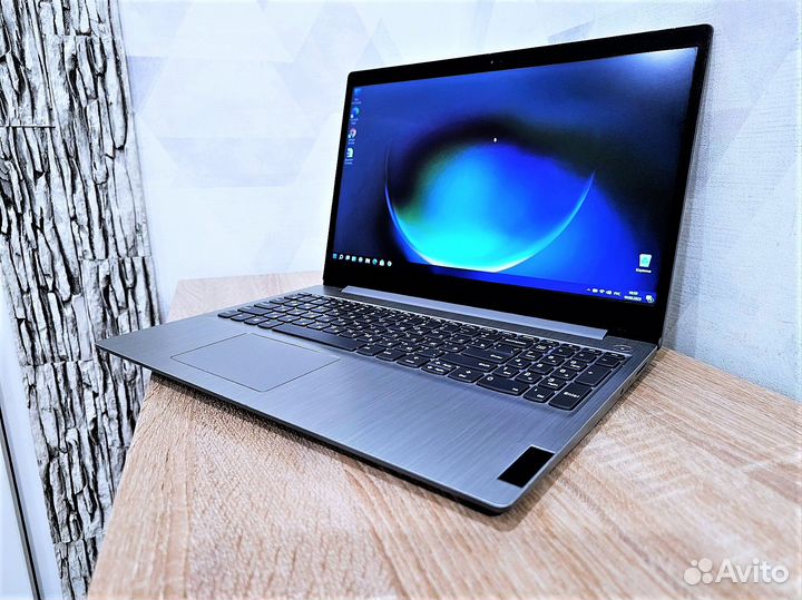 Lenovo\ 15.6
