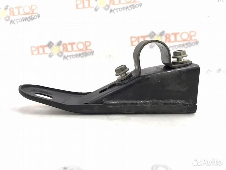 Крепление задней балки правое Toyota Camry (ACV40