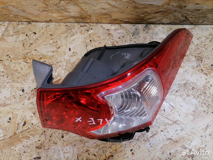 Фонарь правый Honda Accord 8