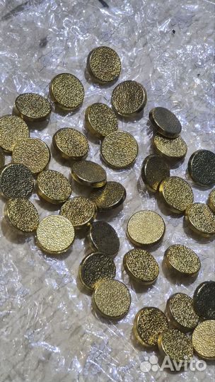 Золотые пуговицы железные