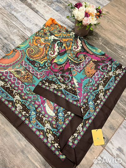 Шелковый платок шаль Etro коричневый с узорами