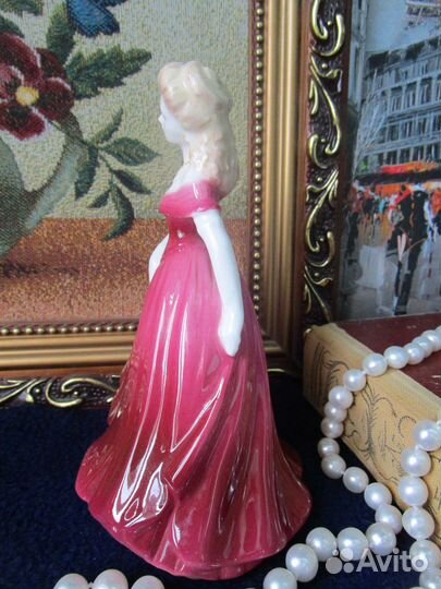 Статуэтка Debutante Amy Martin Evans Coalport