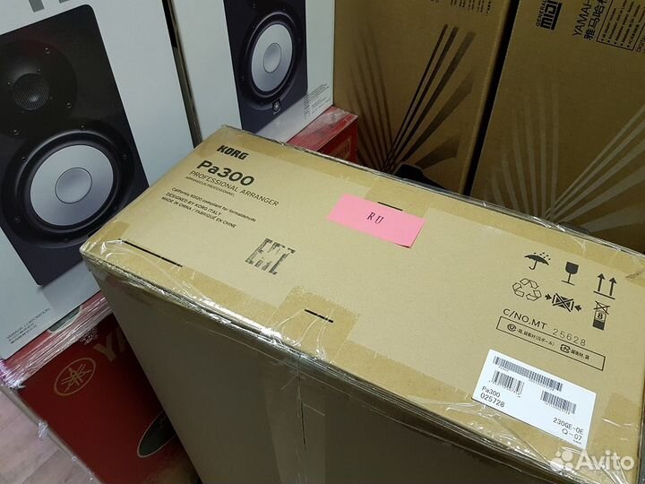 Синтезатор Korg Pa300 Новый Гарантия