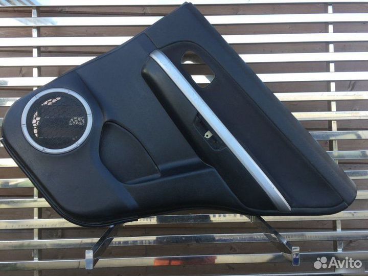 Обшивка двери задняя правая Suzuki Grand Vitara