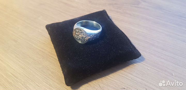 Серебряное кольцо