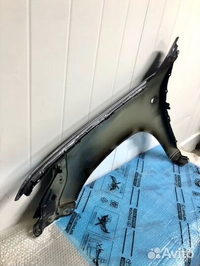 Крыло правое Toyota Lc 200 2008-2012