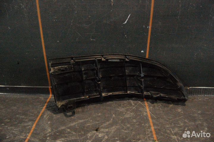 Решетка бампера переднего правая - Toyota RAV 4