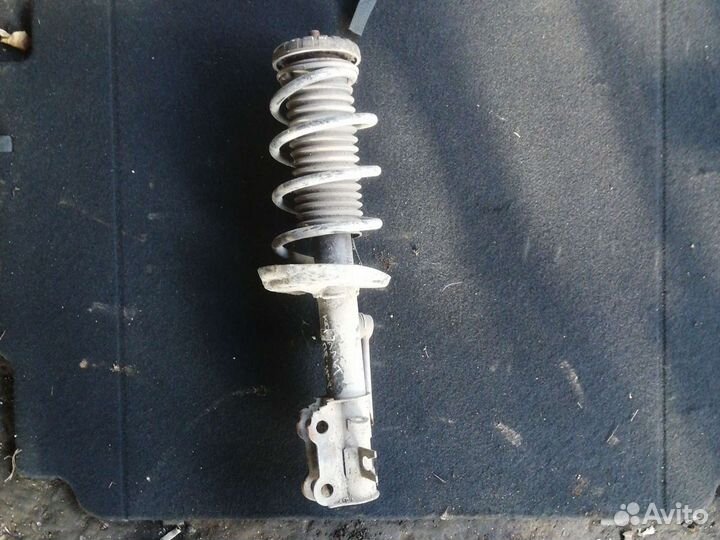 Стойка передняя правая Chevrolet Cobalt Кобальт