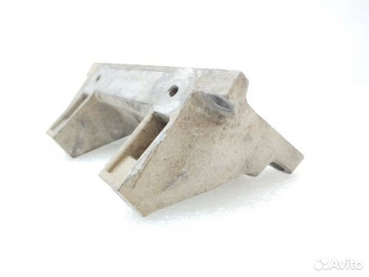 Кронштейн кпп Mercedes-Benz E-Class W211 2.2 2008