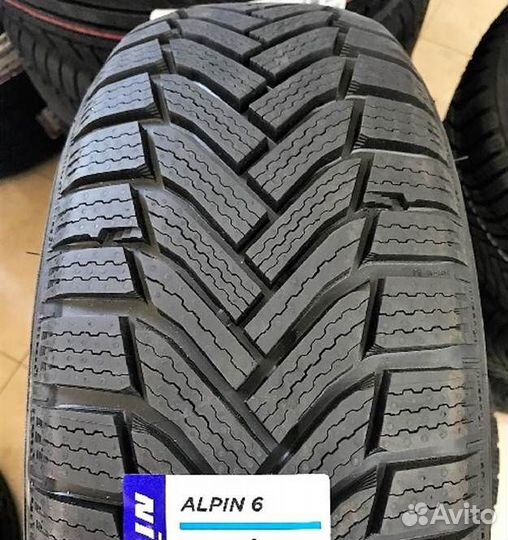 Michelin Alpin 6 215/45 R16