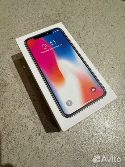 iPhone X, 64 ГБ