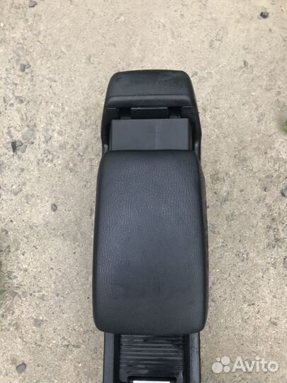 Подлокотник Opel Astra J 2010-2017