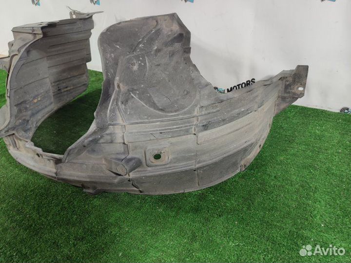 Подкрылок передний левый Nissan Cube BZ11 CR14DE