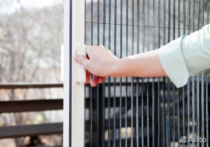 Раздвижная сетка на балкон
