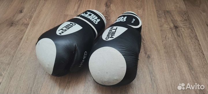 Перчатки и накладки