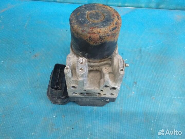 Блок ABS (насос) Toyota Camry XV40 2006-2011