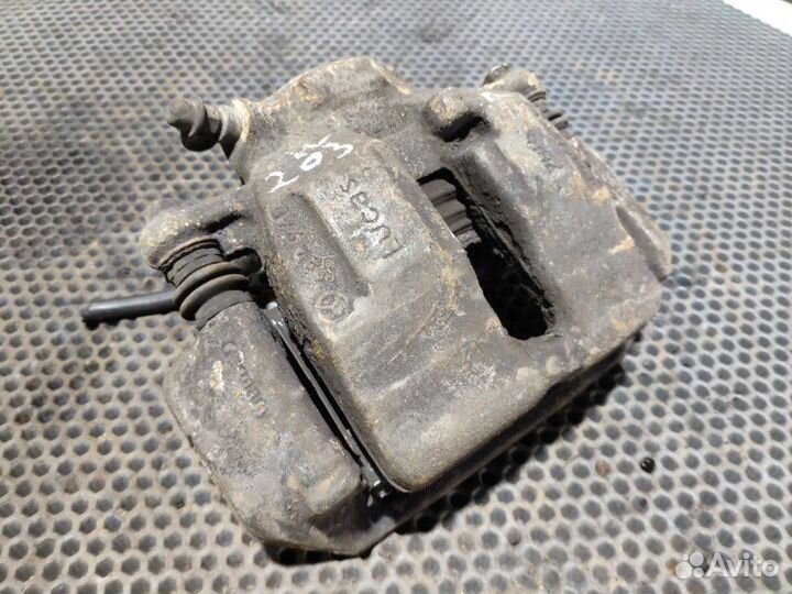 Суппорт передний передний левый Mercedes C200 W203