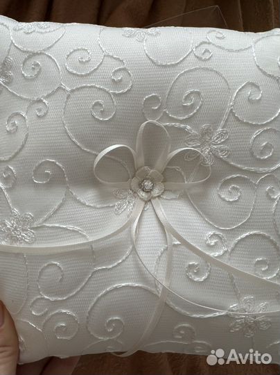 Подушечка для колец новая в коробке свадебная