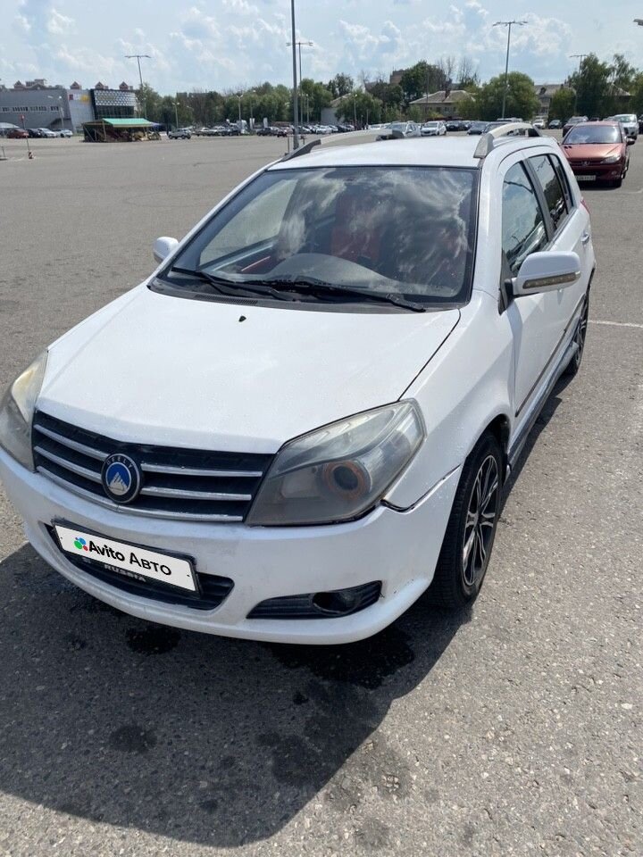 Geely MK Cross: фото владельца