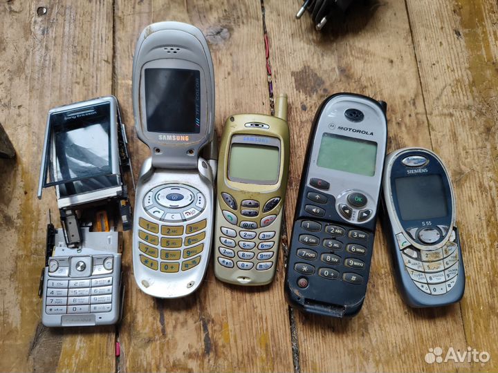 Мобильные телефоны на запчасти