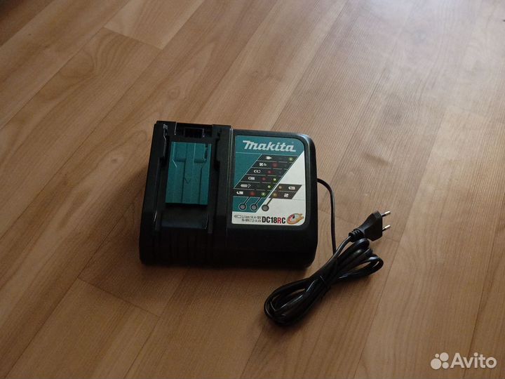 Зарядное устройство для шуруповерта 18v Makita