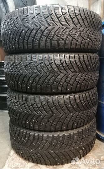 Michelin X-Ice North 4 235/55 R17