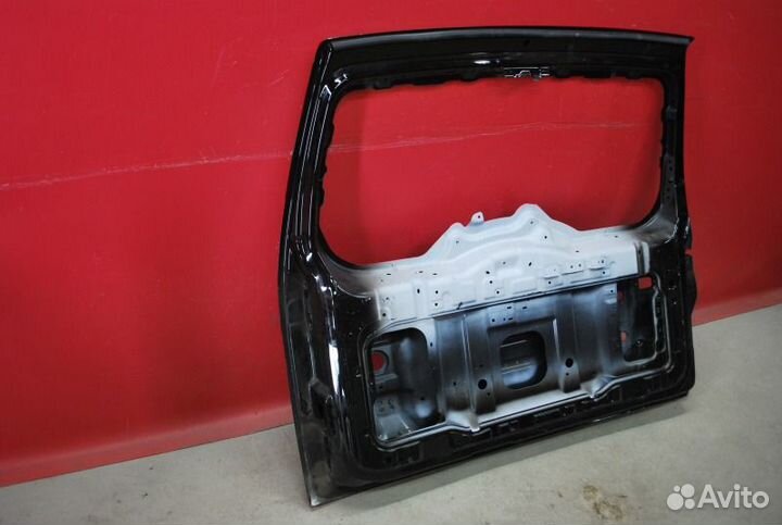 Дверь багажника Mitsubishi Pajero