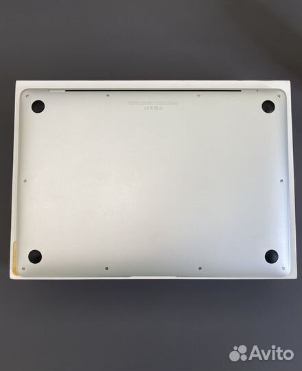 MacBook Air 13‘ 2020 M1 Идеальное состояние