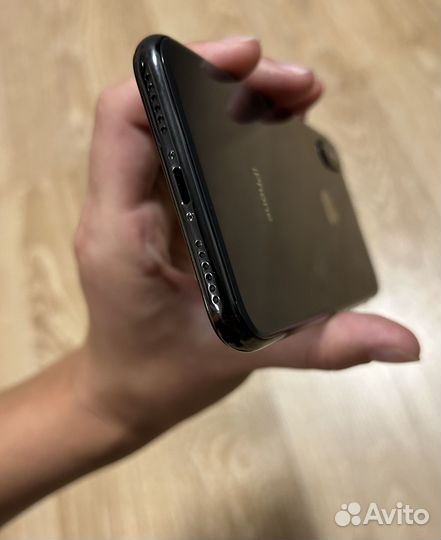Телефон iPhone XS