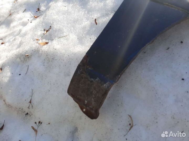 Крыло переднее правое Passat b4