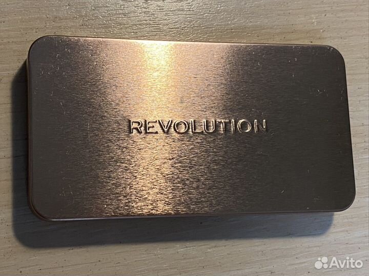 Тени для век revolution Eternal