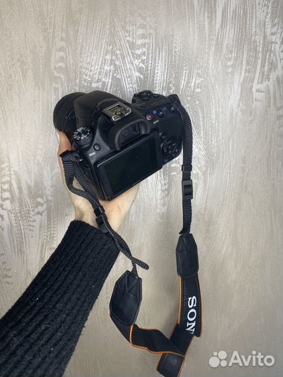 Зеркальный фотоаппарат Sony + Чекол