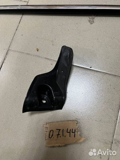 Уплотнитель крыла левый f-pace