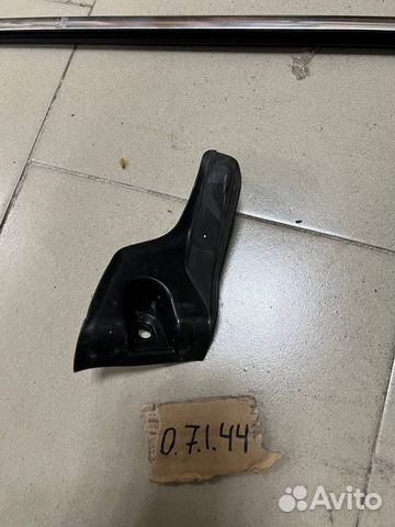 Уплотнитель крыла левый f-pace